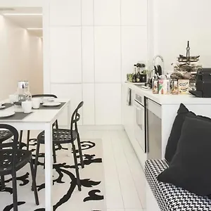 https://italianway-passarella-4.italymilanhotels.net